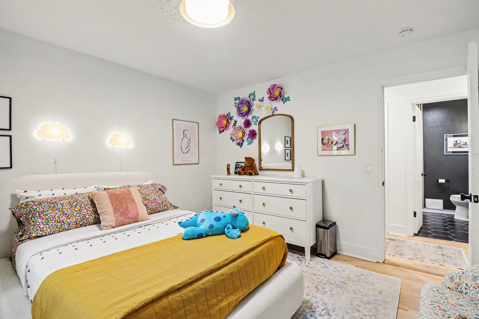 2411 Londonderry Road Ann Arbor, MI 48104 - Photo 27 of 61 030_file_7320