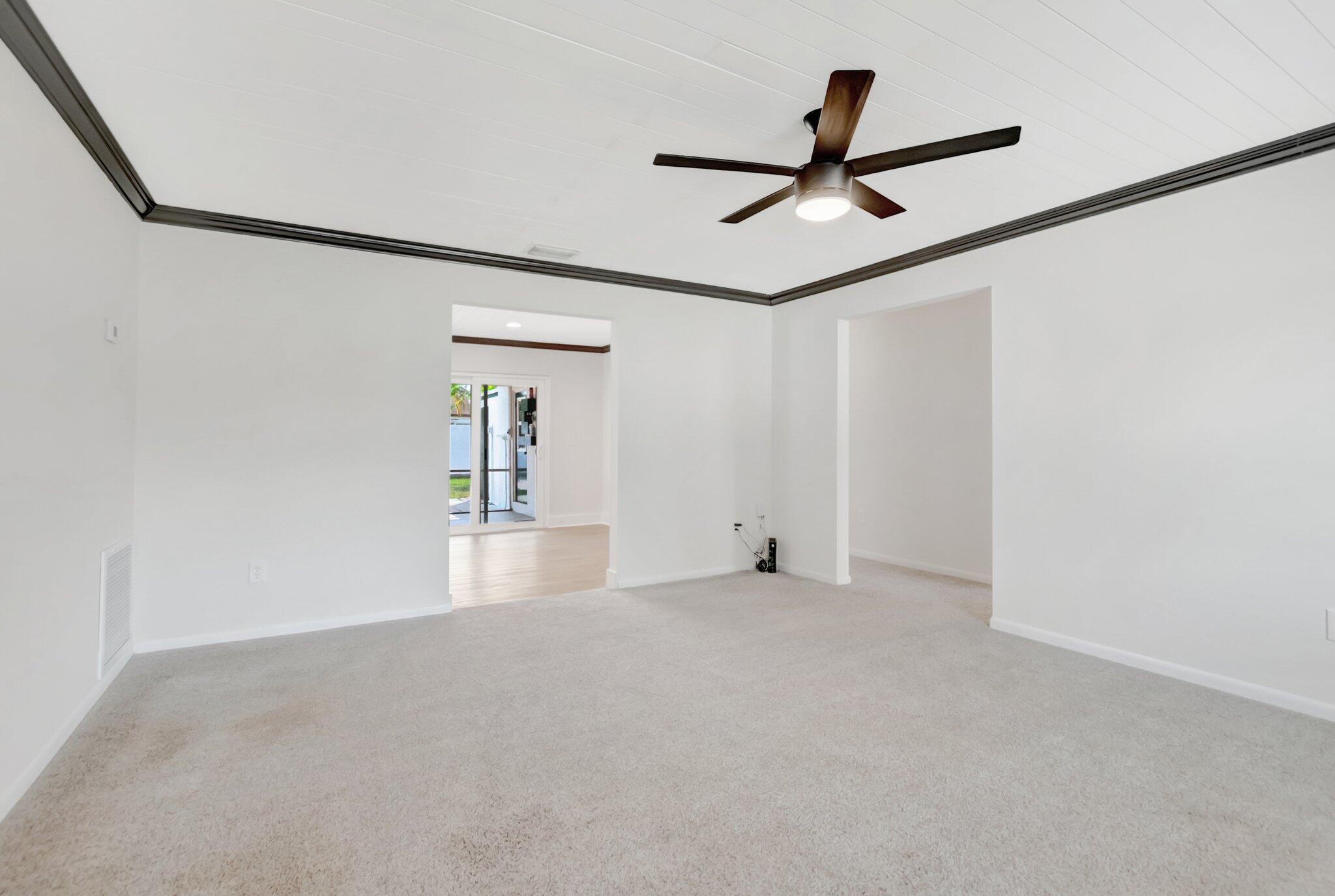 11192 Mustang Street Boca Raton, FL 33428 - Photo 3 of 38 Living room