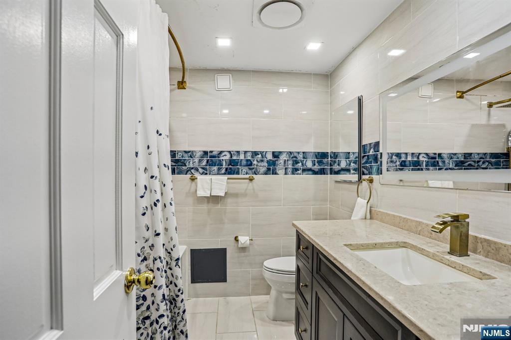 1077 River Road, Unit 211 Edgewater, NJ 07020 - Photo 23 of 25