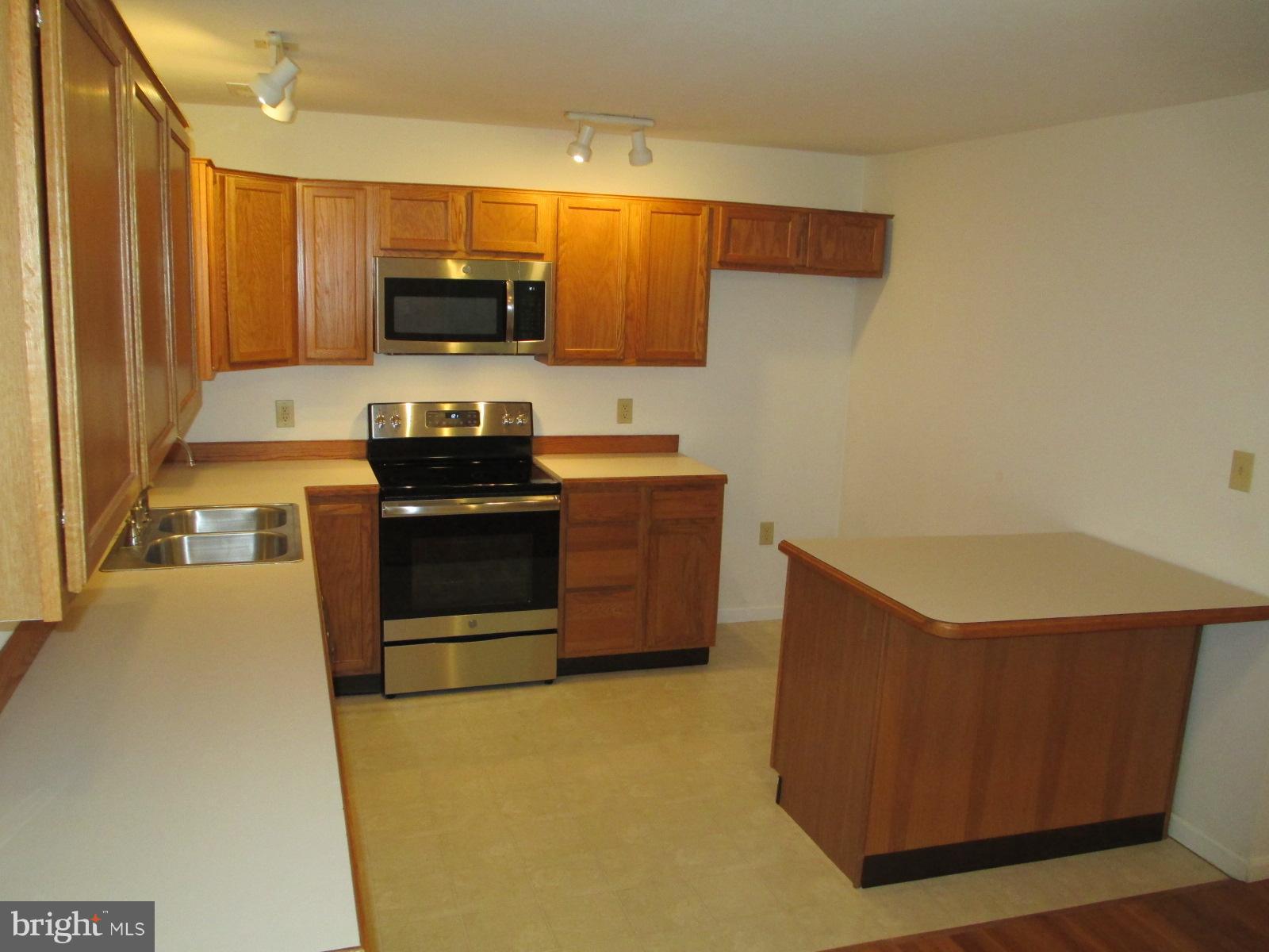 403 Springbrook Court Hanover, PA 17331 - Photo 11 of 28 Gallery Image 11