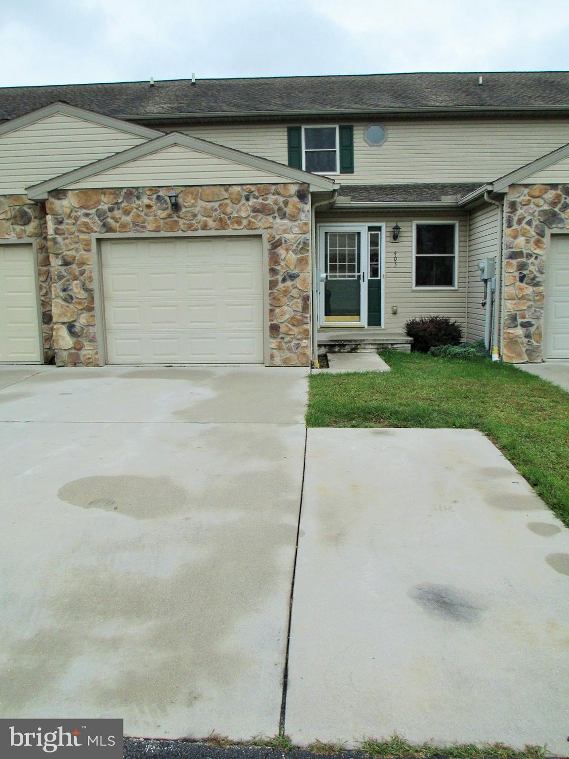 403 Springbrook Court Hanover, PA 17331 - Photo 3 of 28 Gallery Image 3