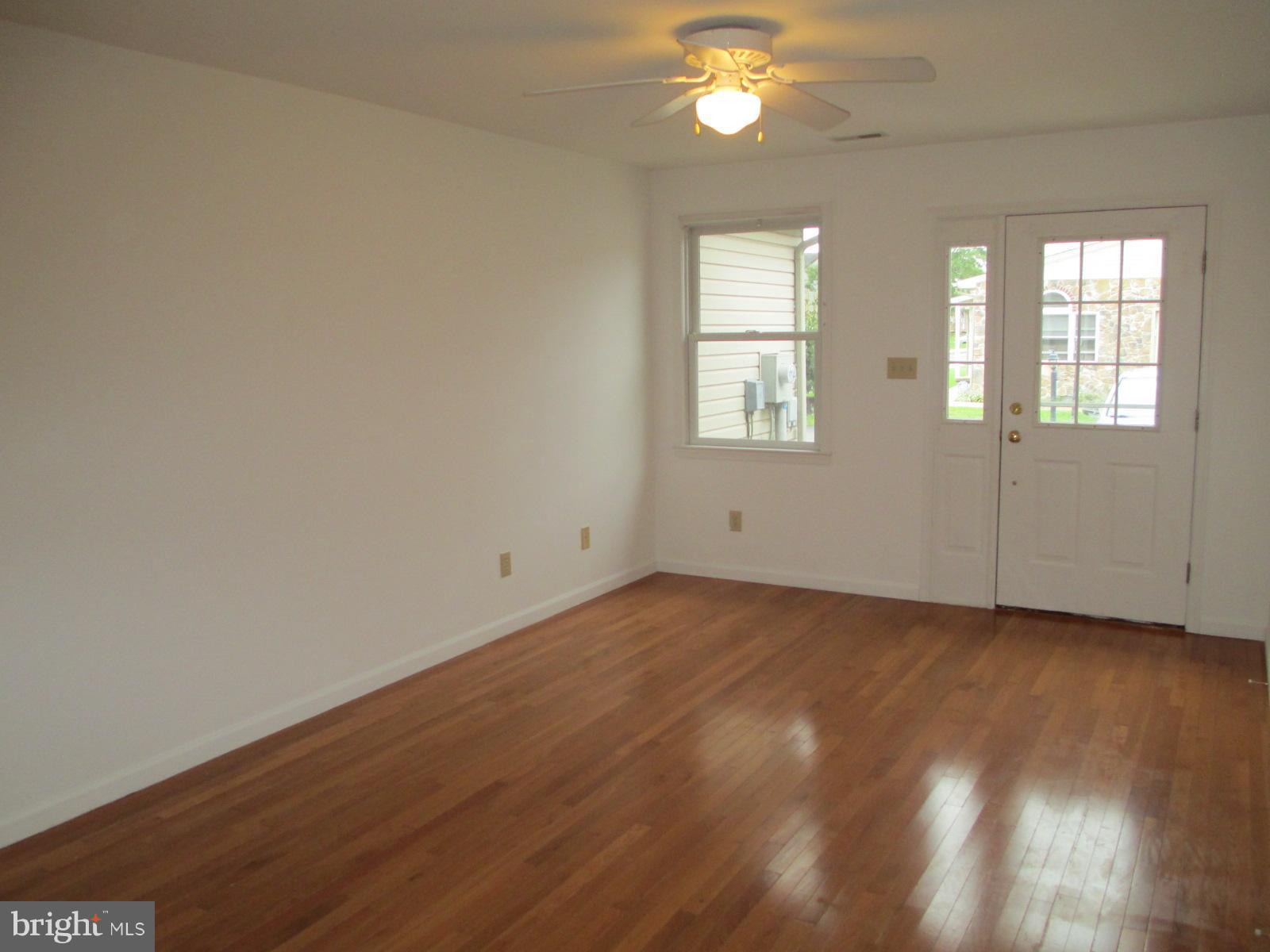403 Springbrook Court Hanover, PA 17331 - Photo 4 of 28 Gallery Image 4
