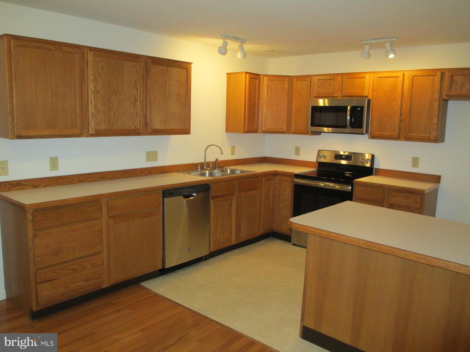 403 Springbrook Court Hanover, PA 17331 - Photo 10 of 28 Gallery Image 10