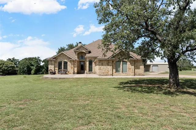 $465,000 | 160 Seven Oaks Lane, China Spring, TX 76633