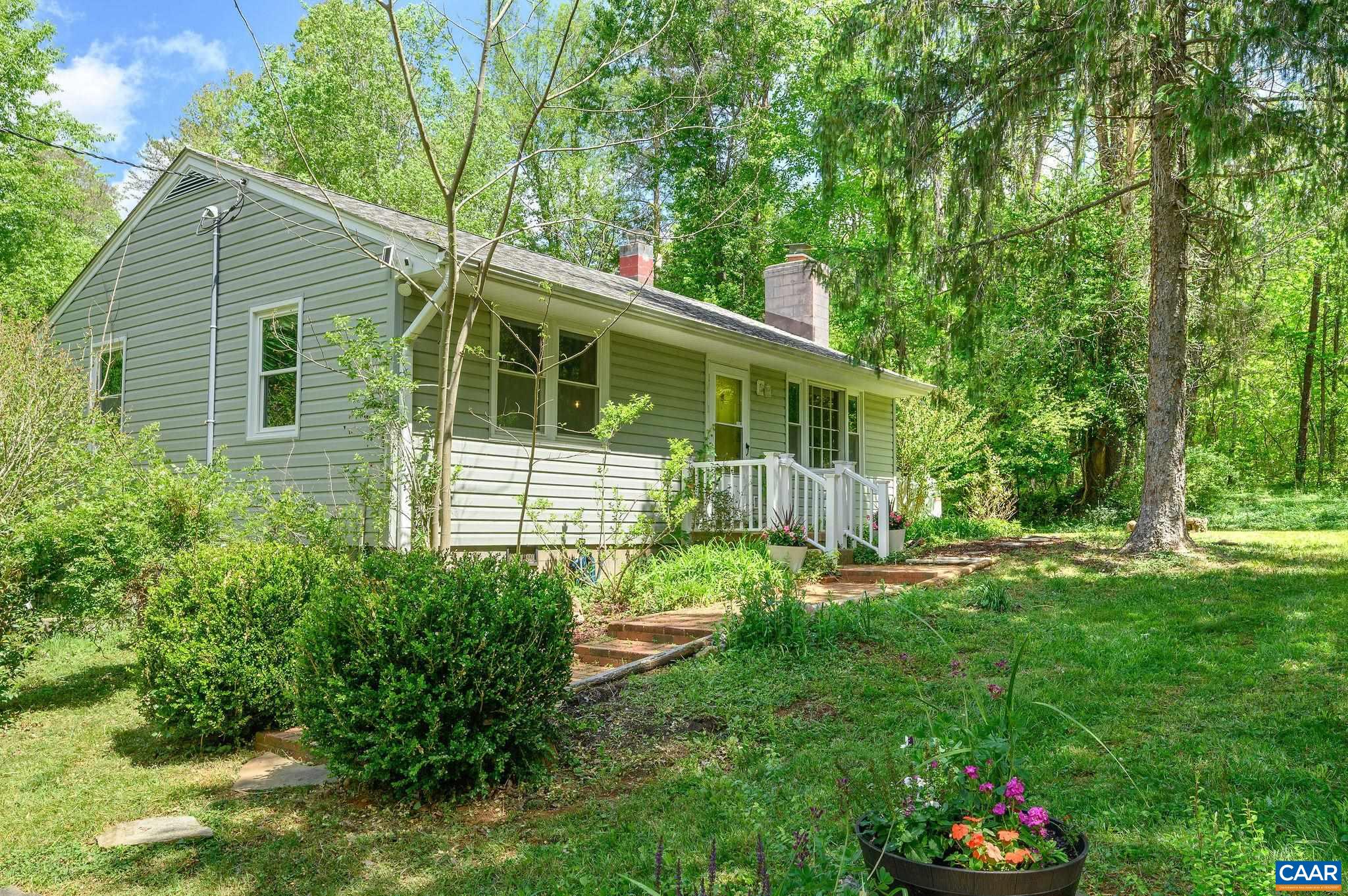 6554 Esmont Road Keene, VA 22946 - Photo 3 of 34
