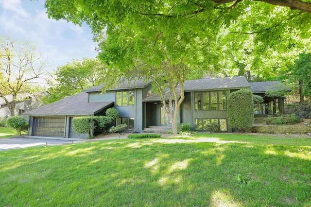 $899,999 | 745 Virginia Shores Circle, Victoria, MN 55331