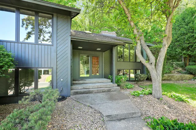 $899,999 | 745 Virginia Shores Circle, Victoria, MN 55331