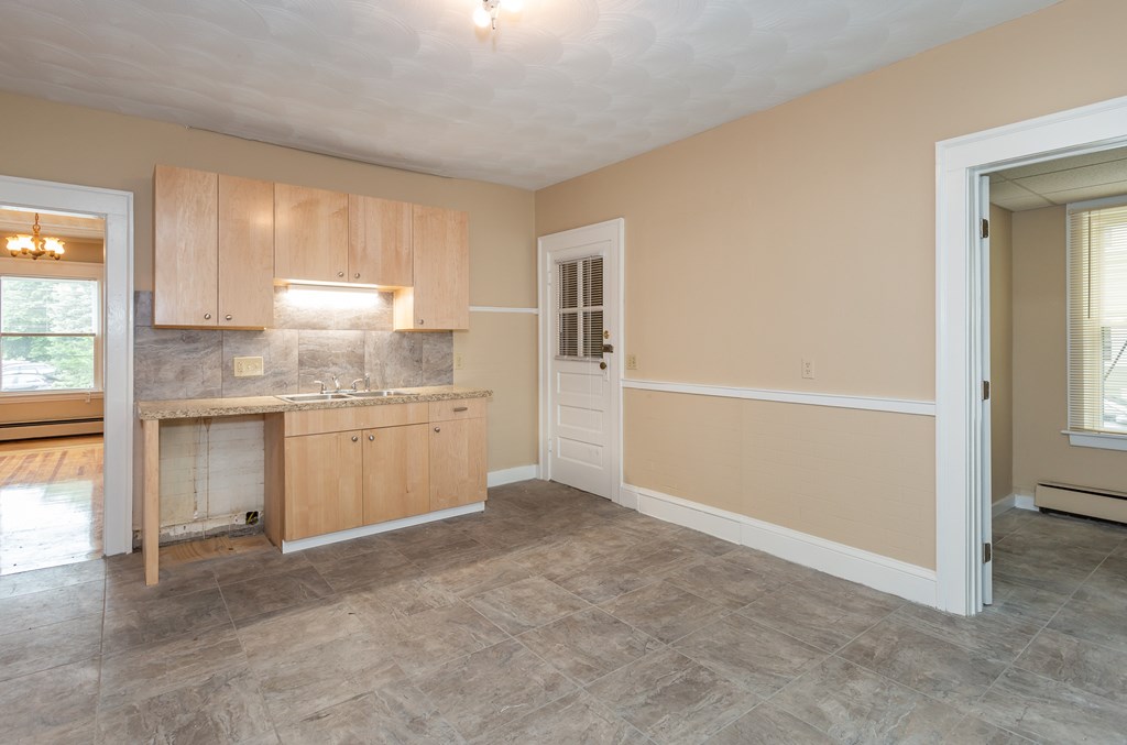 577 Page Boulevard Springfield, MA 01104 - Photo 18 of 40 Gallery Image 18