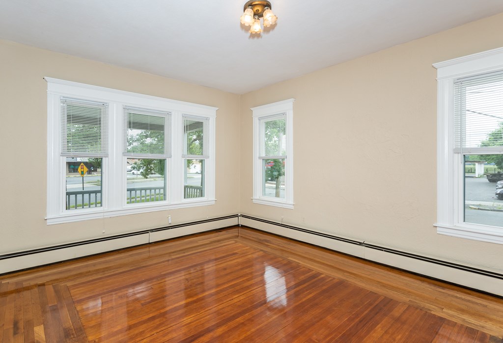 577 Page Boulevard Springfield, MA 01104 - Photo 8 of 40 Gallery Image 8