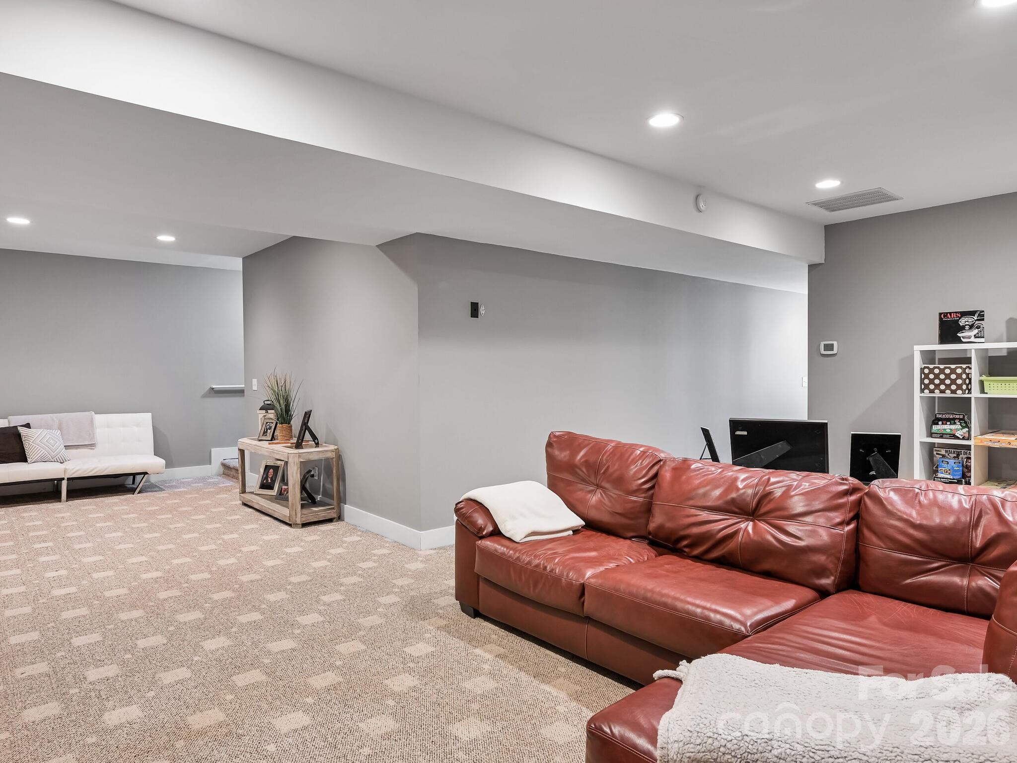 1645 Ivy Hill Road Marshall, NC 28753 - Photo 29 of 36 a living room with furniture