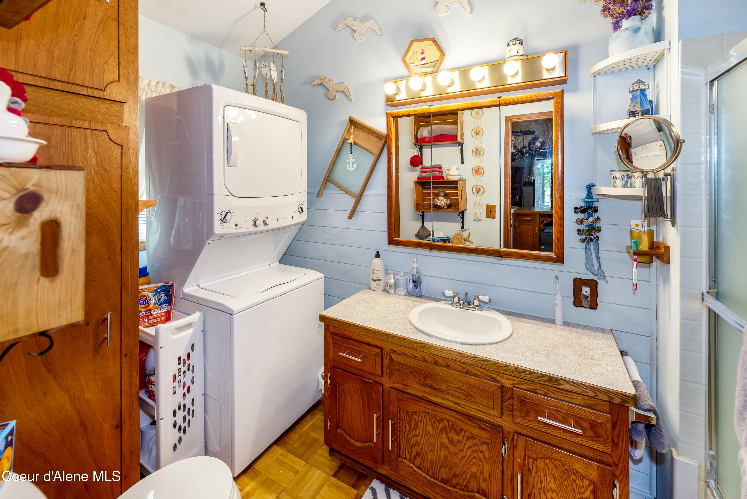 1976 Reeder Bay Road Nordman, ID 83848 - Photo 15 of 22 Bathroom