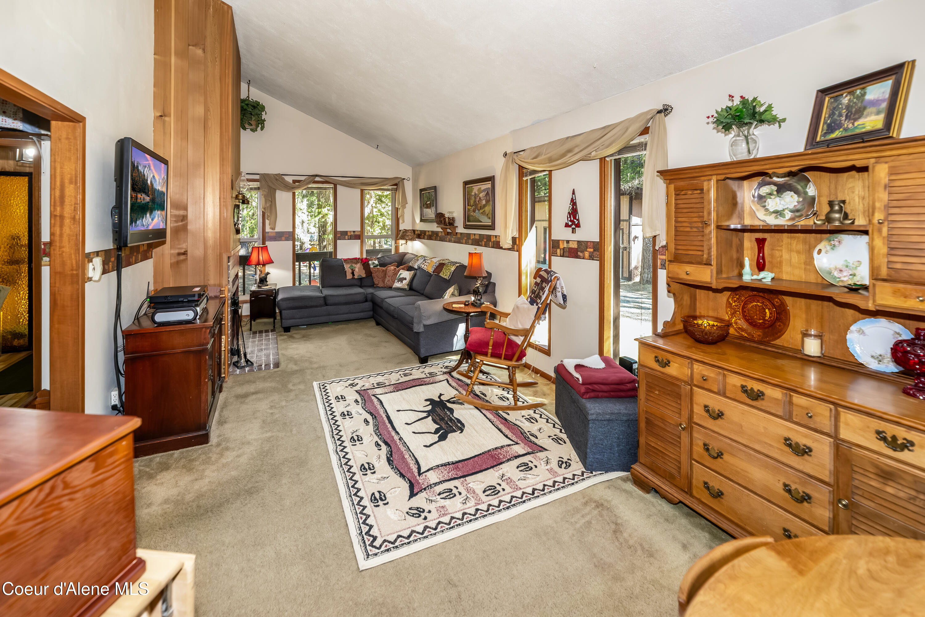 1976 Reeder Bay Road Nordman, ID 83848 - Photo 10 of 22 Dining Room