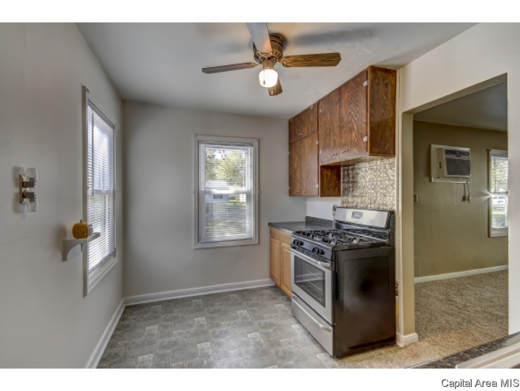 1700 North 20th Street Springfield, IL 62702 - Photo 8 of 36