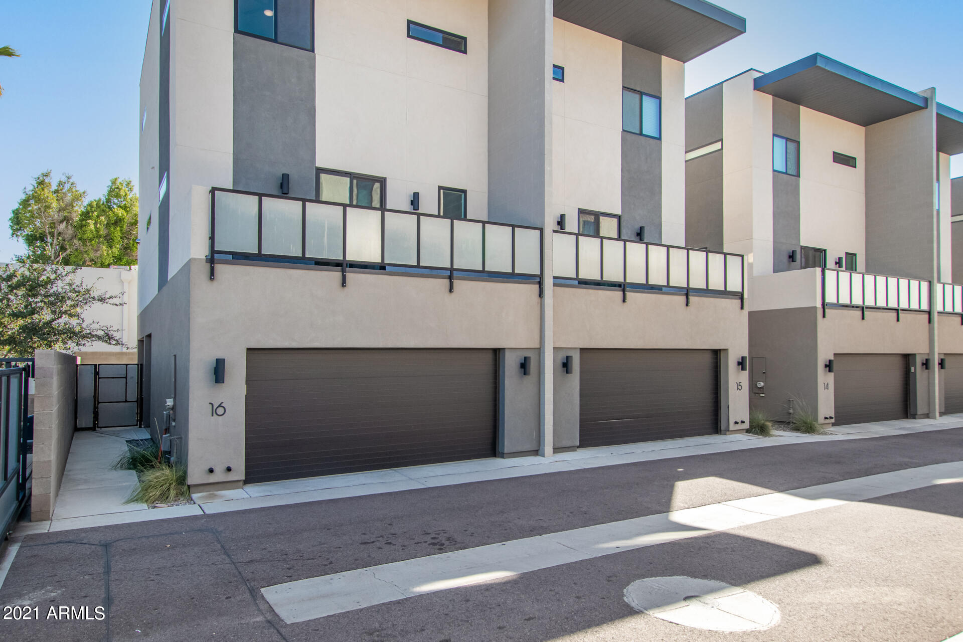 2727 East Thomas Road, Unit 16 Phoenix, AZ 85016 - Photo 1 of 26 3