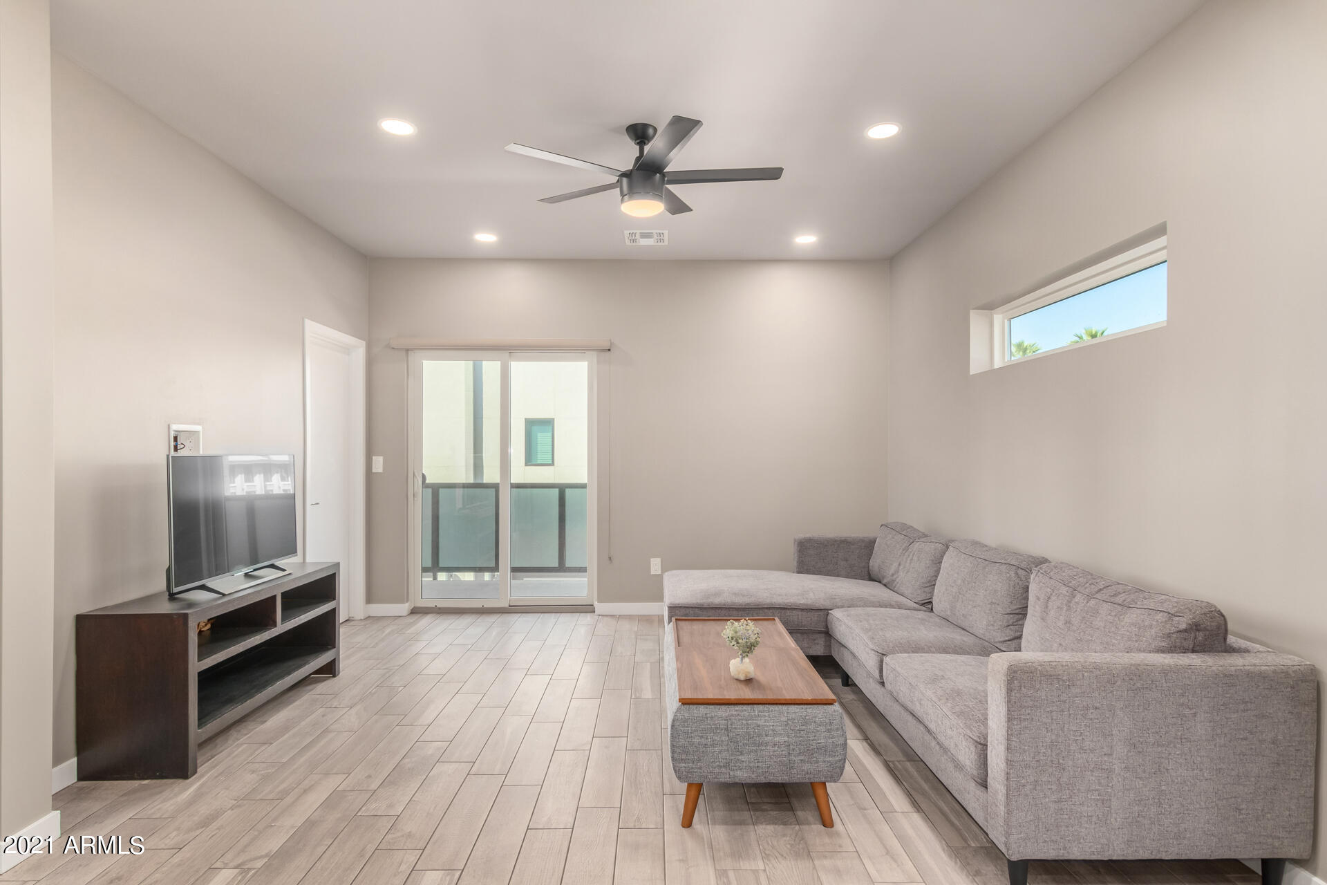 2727 East Thomas Road, Unit 16 Phoenix, AZ 85016 - Photo 3 of 26 5