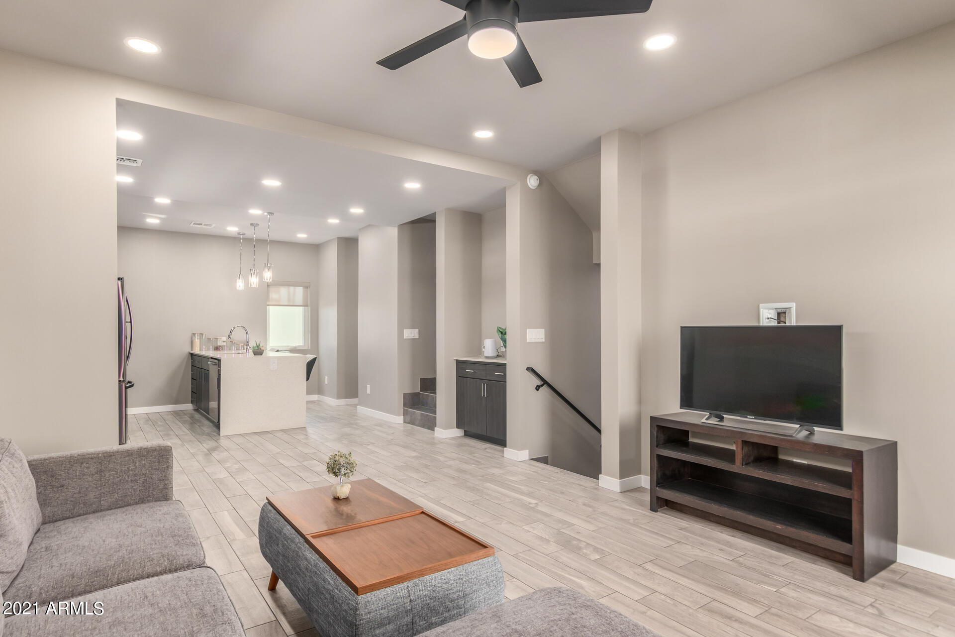 2727 East Thomas Road, Unit 16 Phoenix, AZ 85016 - Photo 4 of 26 6