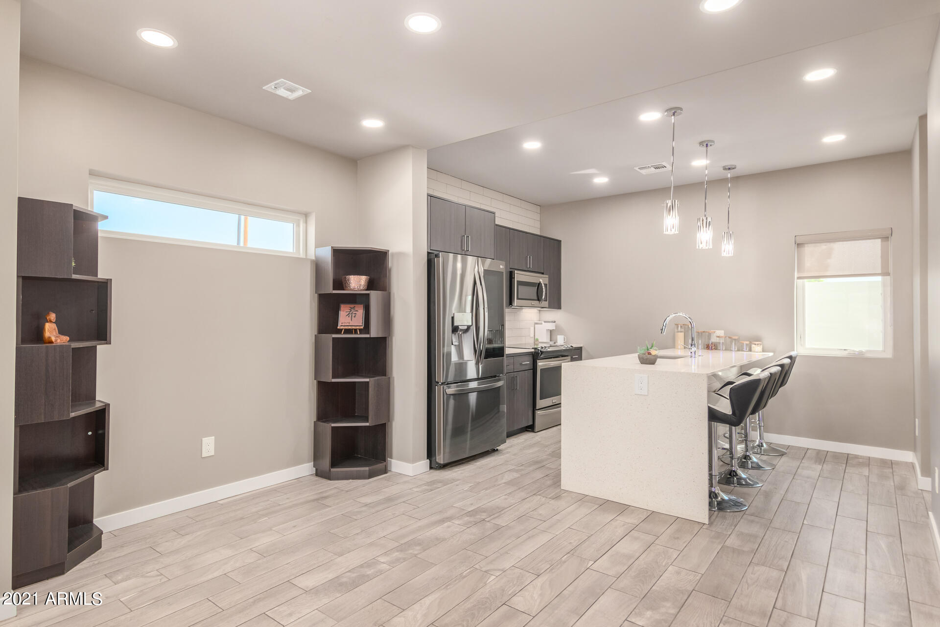 2727 East Thomas Road, Unit 16 Phoenix, AZ 85016 - Photo 7 of 26 9