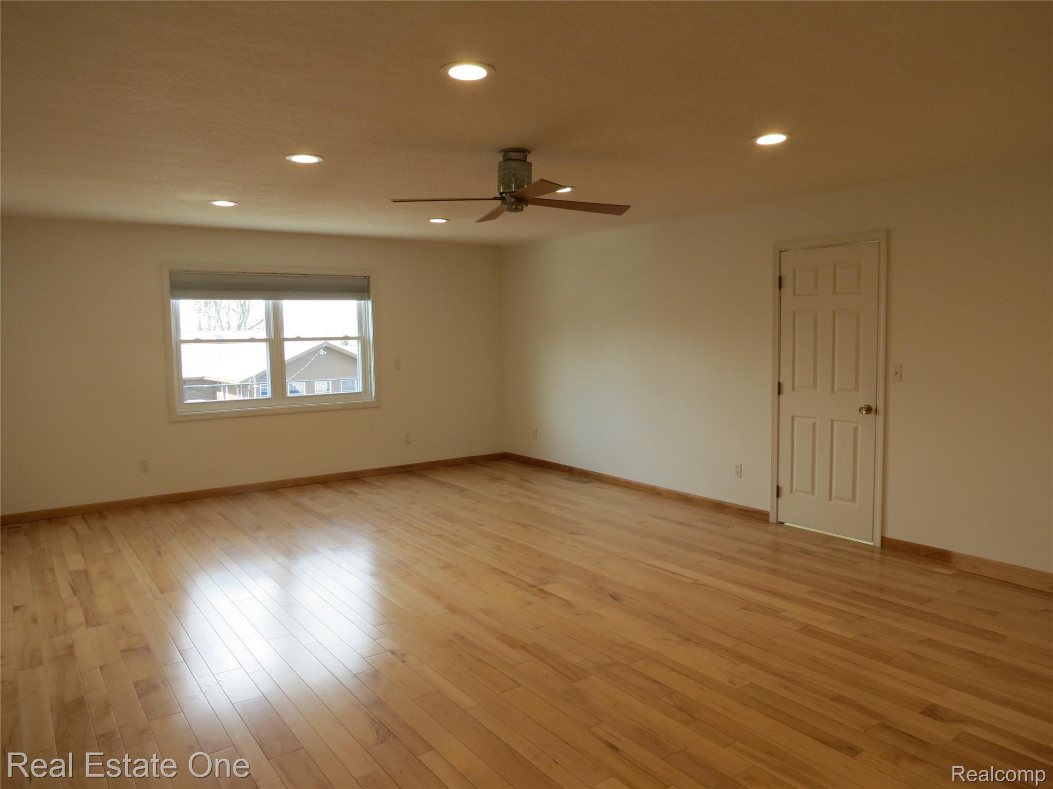 4583 Allen Cove Road Luna Pier, MI 48157 - Photo 45 of 50 Plenty of lighting and large window.