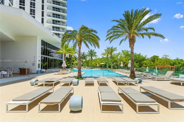 $3,850 | 16385 Biscayne Boulevard, Unit 1918, North Miami Beach, FL 33160