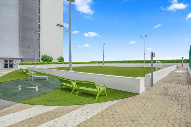 $3,850 | 16385 Biscayne Boulevard, Unit 1918, North Miami Beach, FL 33160