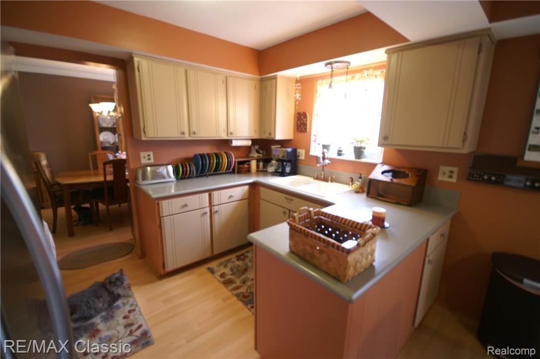 6010 Wedgewood Road Canton, MI 48187 - Photo 11 of 44 PICT0031.JPG