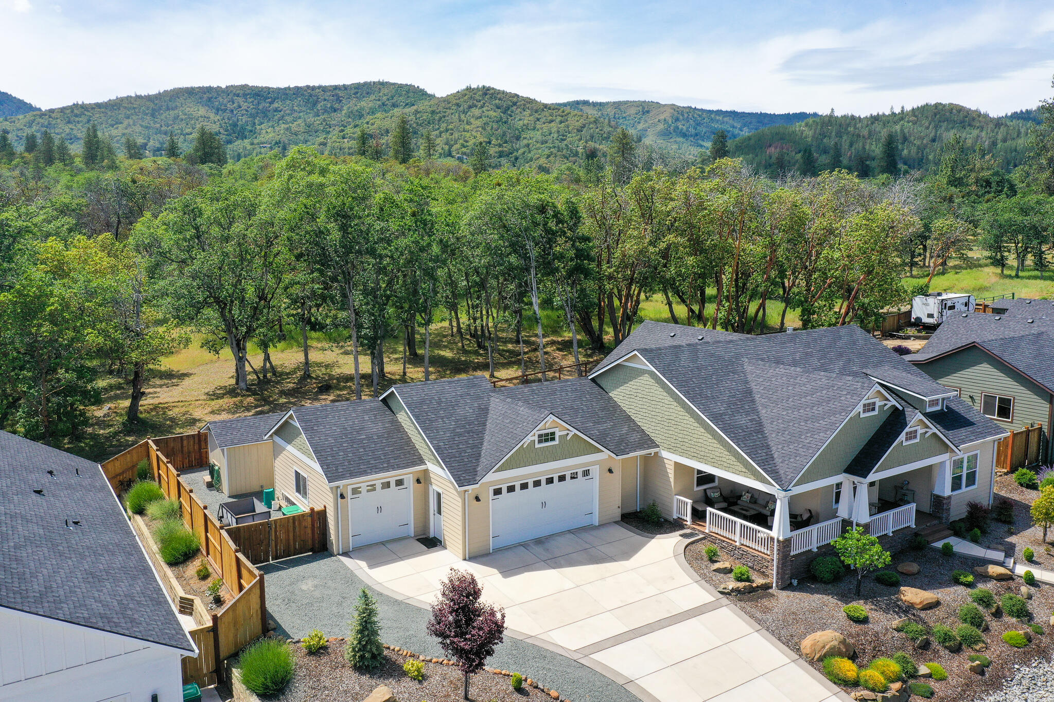 595 South Loop Road Jacksonville, OR 97530 - Photo 2 of 36 DJI_0332