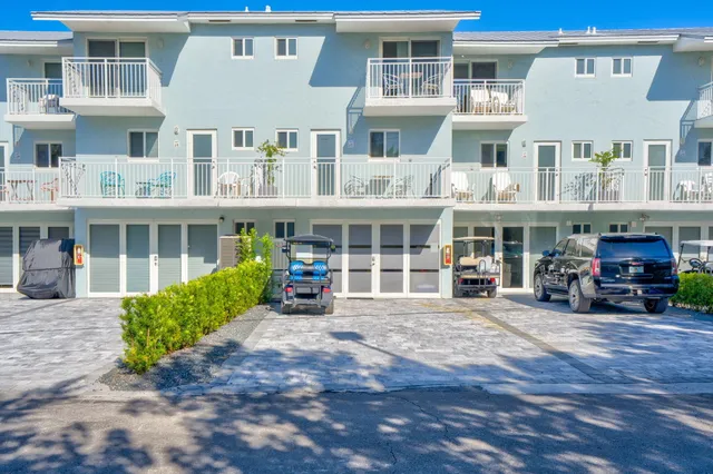 $890,000 | 1500 Ocean Bay Drive, Unit J7, Key Largo, FL 33037
