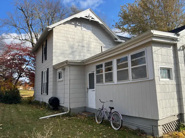 $179,000 | 4 North West Street, Hillsdale, MI 49242