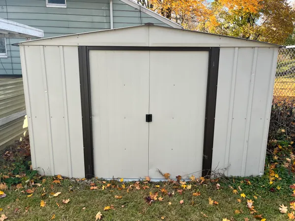 $179,000 | 4 North West Street, Hillsdale, MI 49242