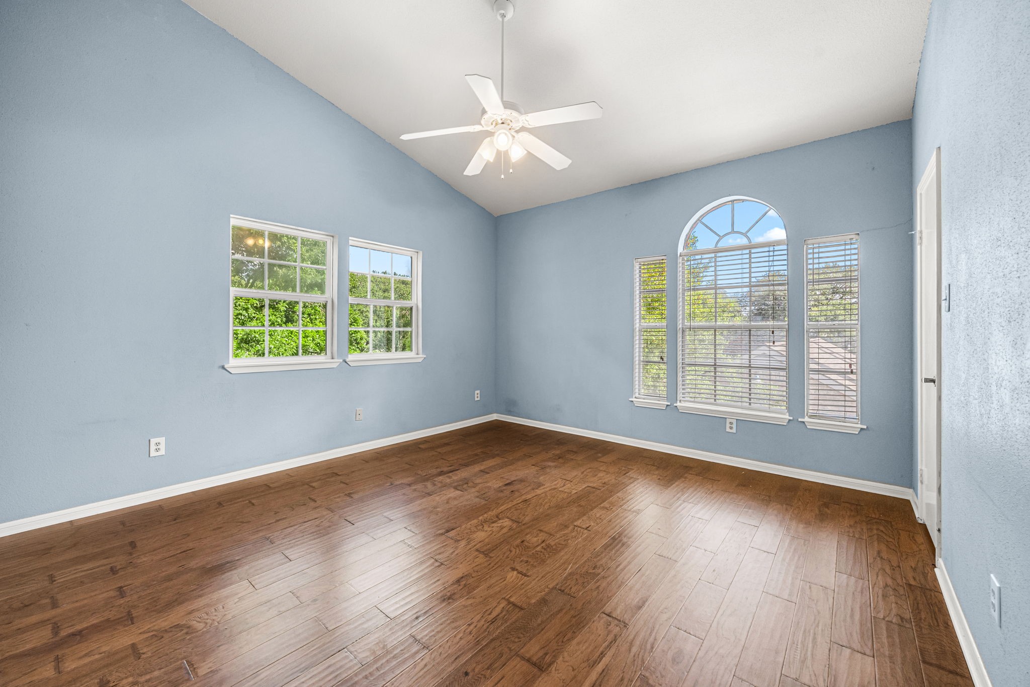 7947 Knight Road, Unit 23 Houston, TX 77054 - Photo 14 of 25 Primary Bedroom
