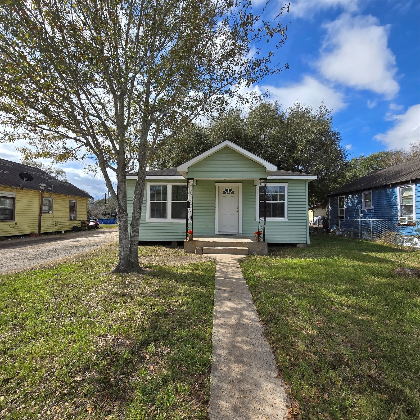 1003 Merchant Street El Campo, TX 77437 - Photo 1 of 13 Welcome to 1003 Merchant, El Campo