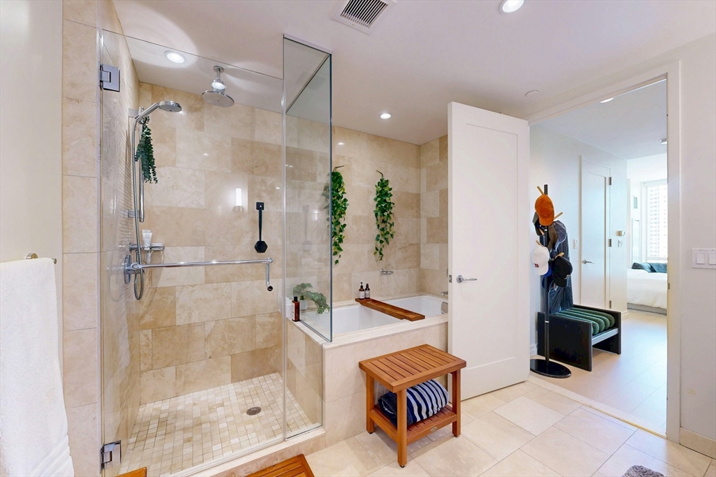 1 Franklin Street, Unit 2308 Boston, MA 02110 - Photo 20 of 41 a bathroom with a shower