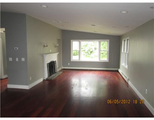 30 Laurelhurst Road Cranston, RI 02920 - Photo 4 of 20 Exterior Front.