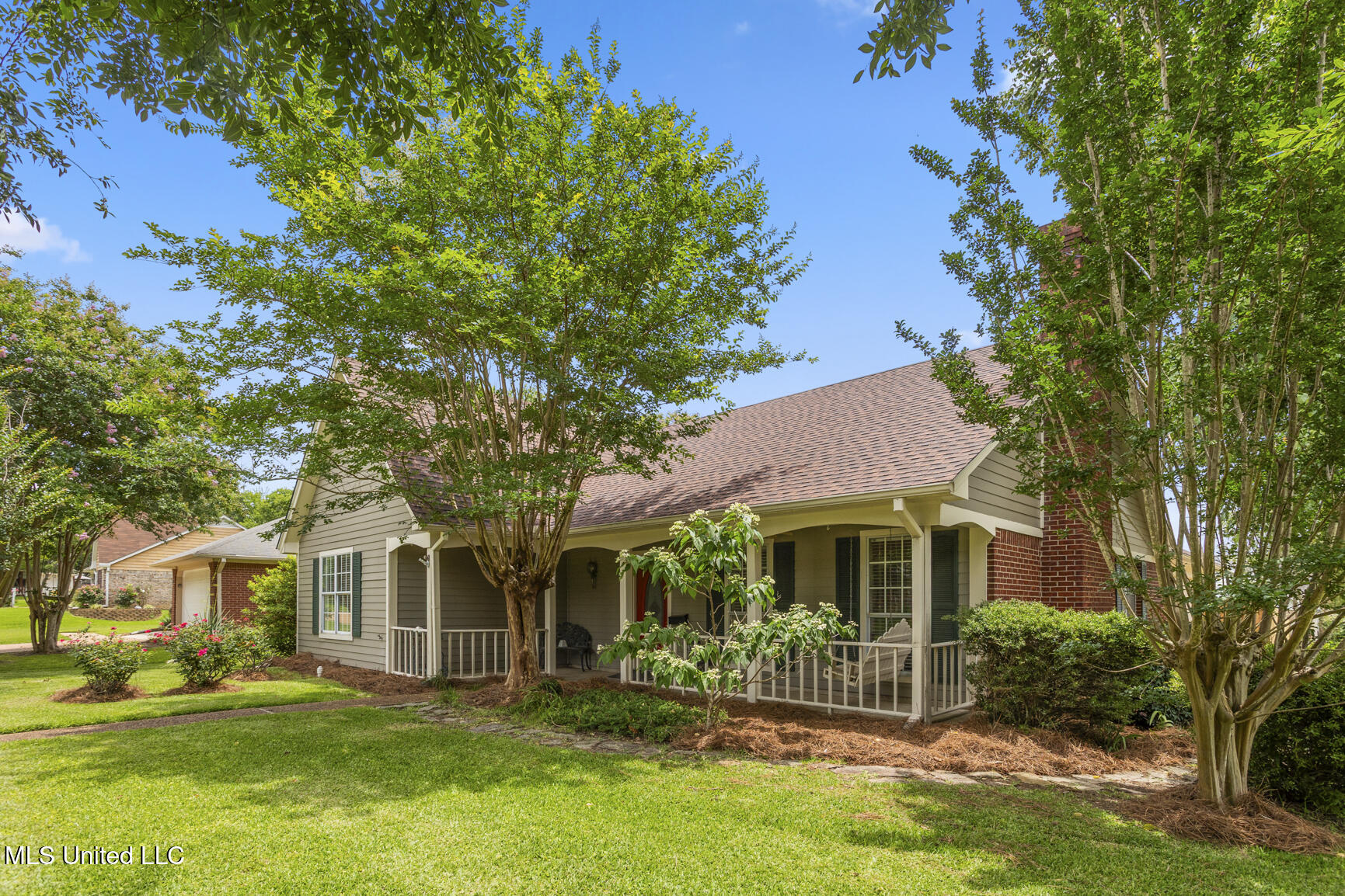 800 Strawberry Pointe Madison, MS 39110 - Photo 2 of 26 800 Strawberry pt-1