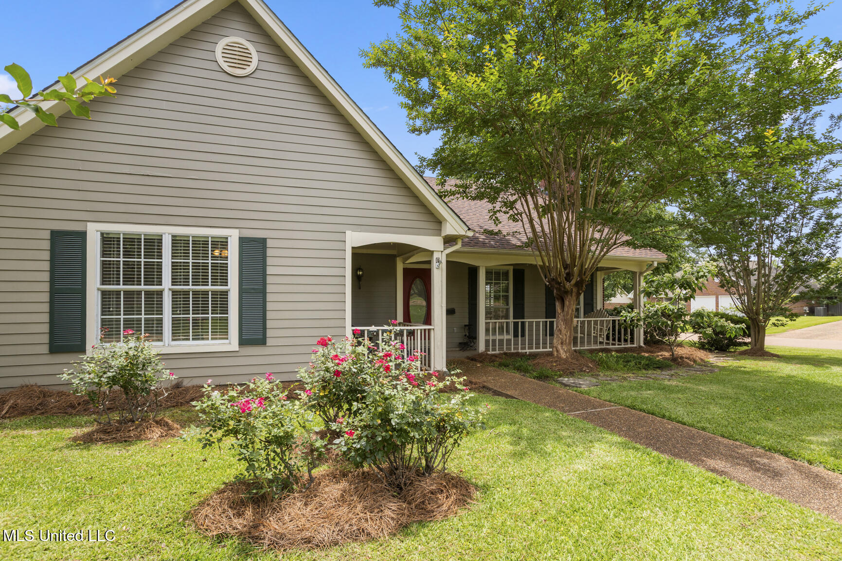800 Strawberry Pointe Madison, MS 39110 - Photo 3 of 26 800 Strawberry pt-3