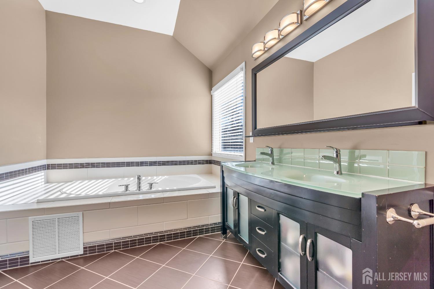 101 Autumn Road Old Bridge, NJ 07747 - Photo 39 of 75