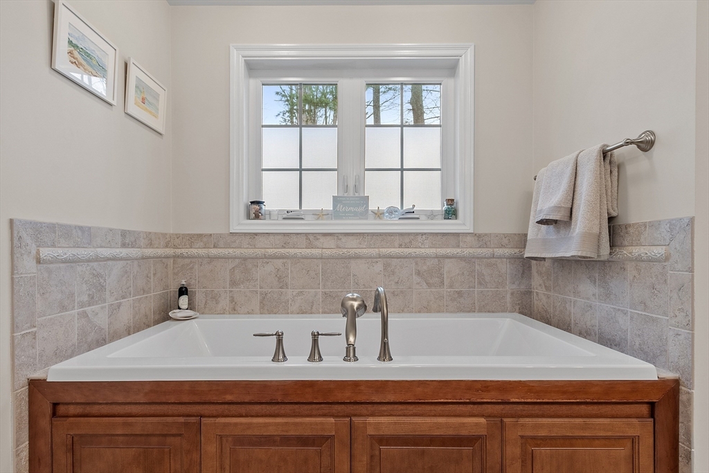 33 Westwind Road Andover, MA 01810 - Photo 18 of 27 Gallery Image 18