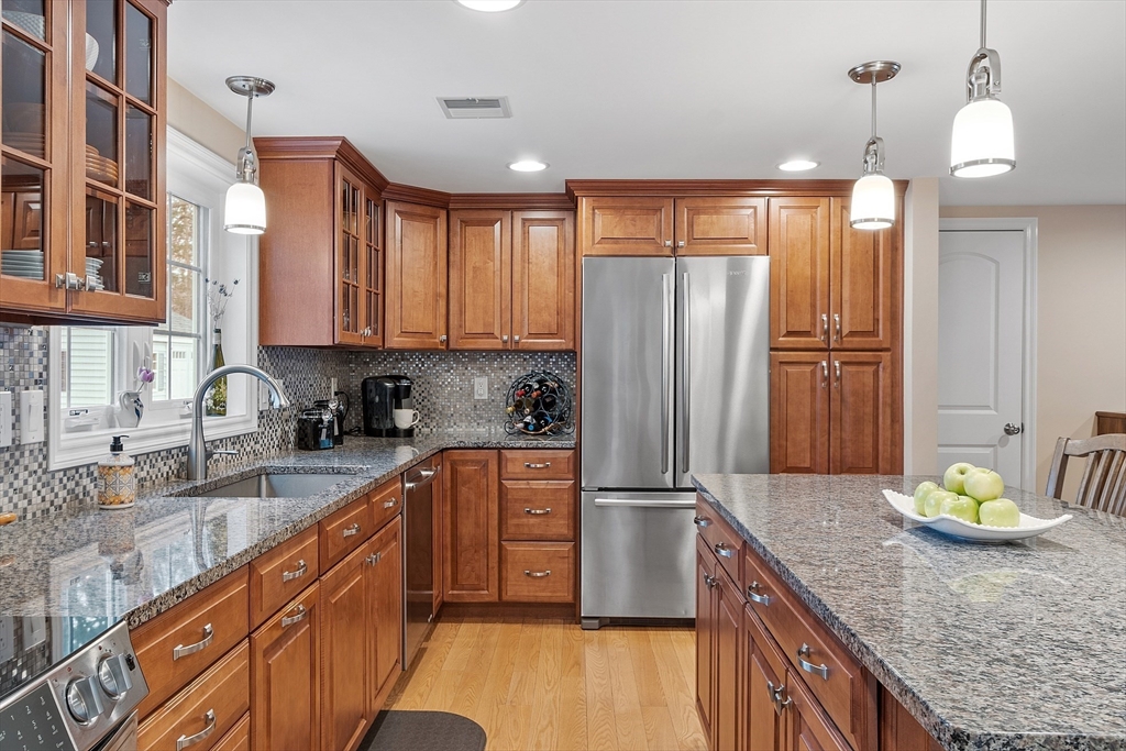 33 Westwind Road Andover, MA 01810 - Photo 6 of 27 Gallery Image 6