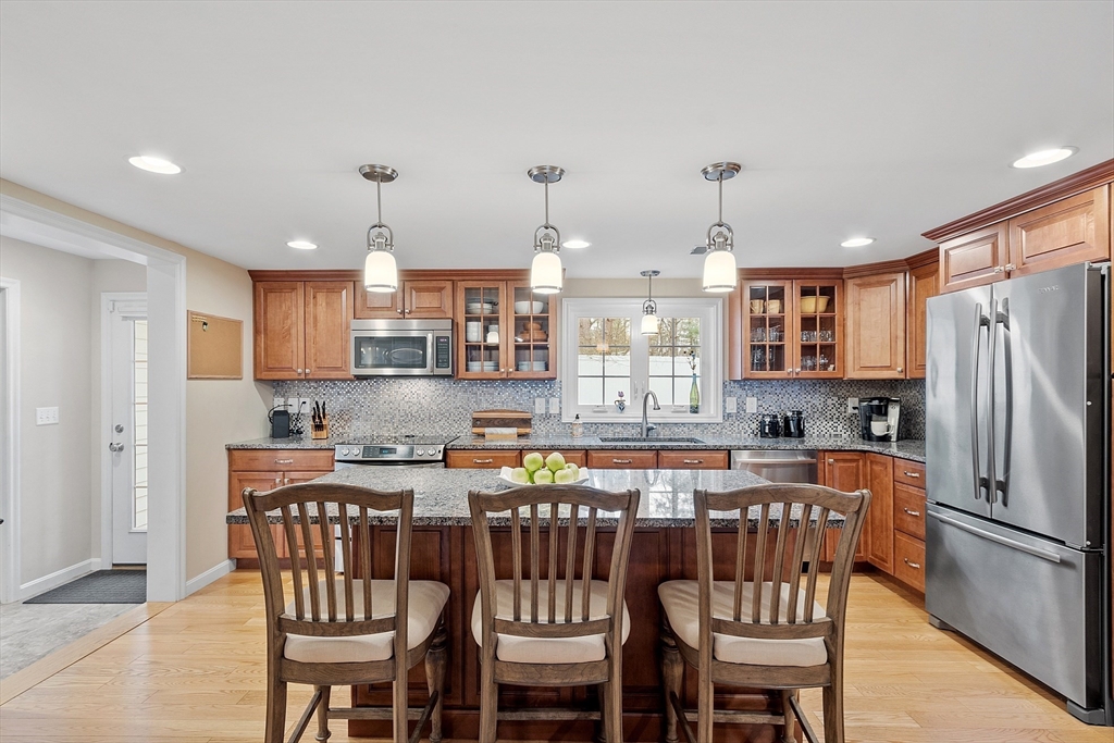 33 Westwind Road Andover, MA 01810 - Photo 7 of 27 Gallery Image 7