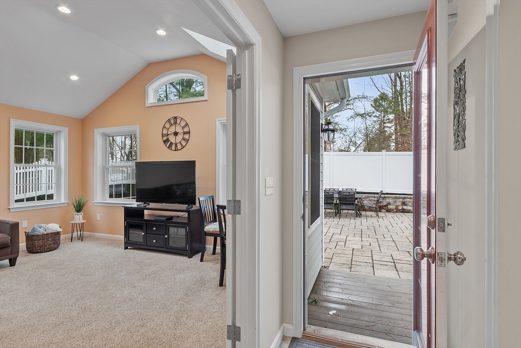 33 Westwind Road Andover, MA 01810 - Photo 9 of 27 Gallery Image 9