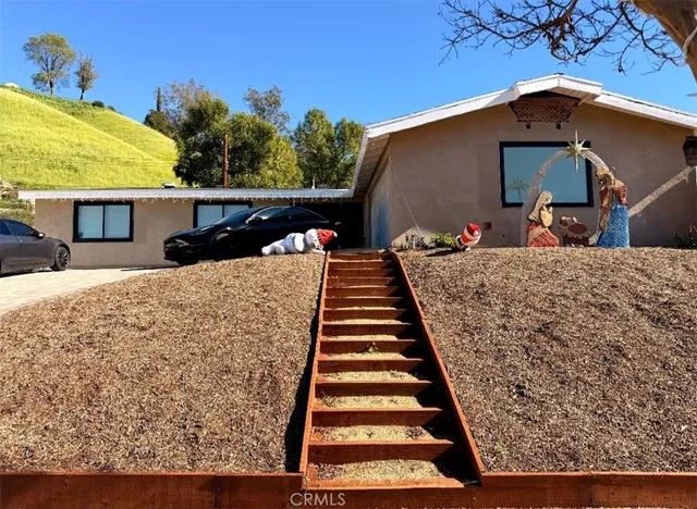 $1,184,999 | 20703 Collins Street, Woodland Hills, CA 91367