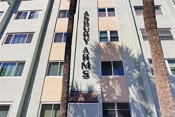 $1,700 | 801 83rd Avenue North, Unit 510, St. Petersburg, FL 33702