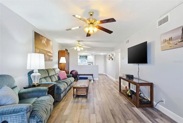 $1,700 | 801 83rd Avenue North, Unit 510, St. Petersburg, FL 33702