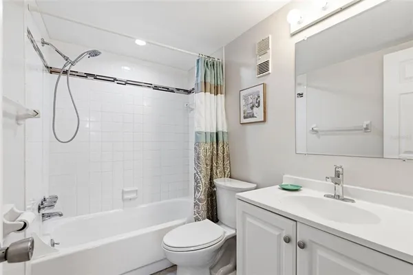 $1,700 | 801 83rd Avenue North, Unit 510, St. Petersburg, FL 33702