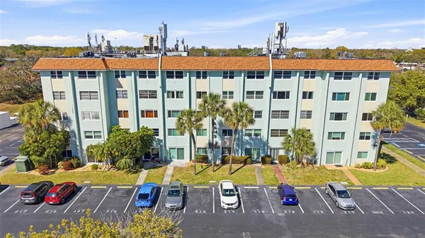 $1,700 | 801 83rd Avenue North, Unit 510, St. Petersburg, FL 33702