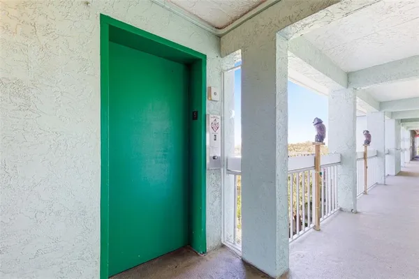 $1,700 | 801 83rd Avenue North, Unit 510, St. Petersburg, FL 33702