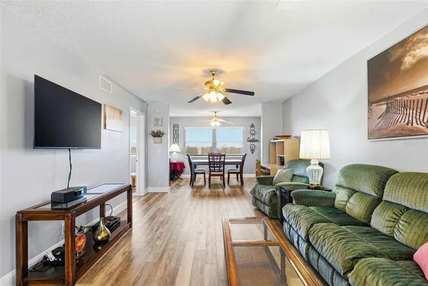 $1,700 | 801 83rd Avenue North, Unit 510, St. Petersburg, FL 33702