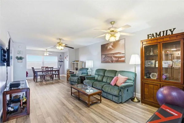 $1,700 | 801 83rd Avenue North, Unit 510, St. Petersburg, FL 33702