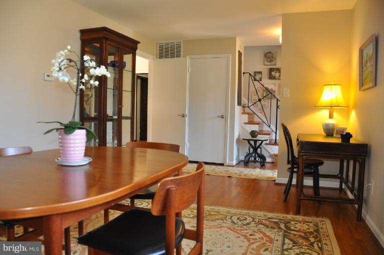 8801 Cromwell Drive Springfield, VA 22151 - Photo 1 of 25 Dining Room