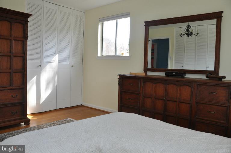 8801 Cromwell Drive Springfield, VA 22151 - Photo 2 of 25 Large Master Bedroom